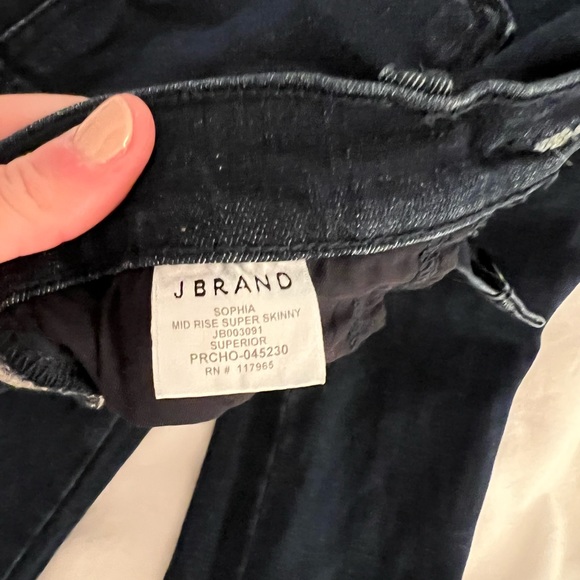 J Brand Sophia mid-rise super skinny Jeans - dark wash, size 23. Never worn - Picture 3 of 3